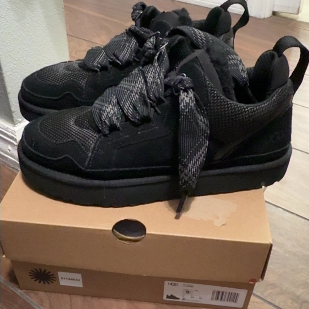 Womens Ugg® Lowmel Sneaker - Black-Black Sz 9